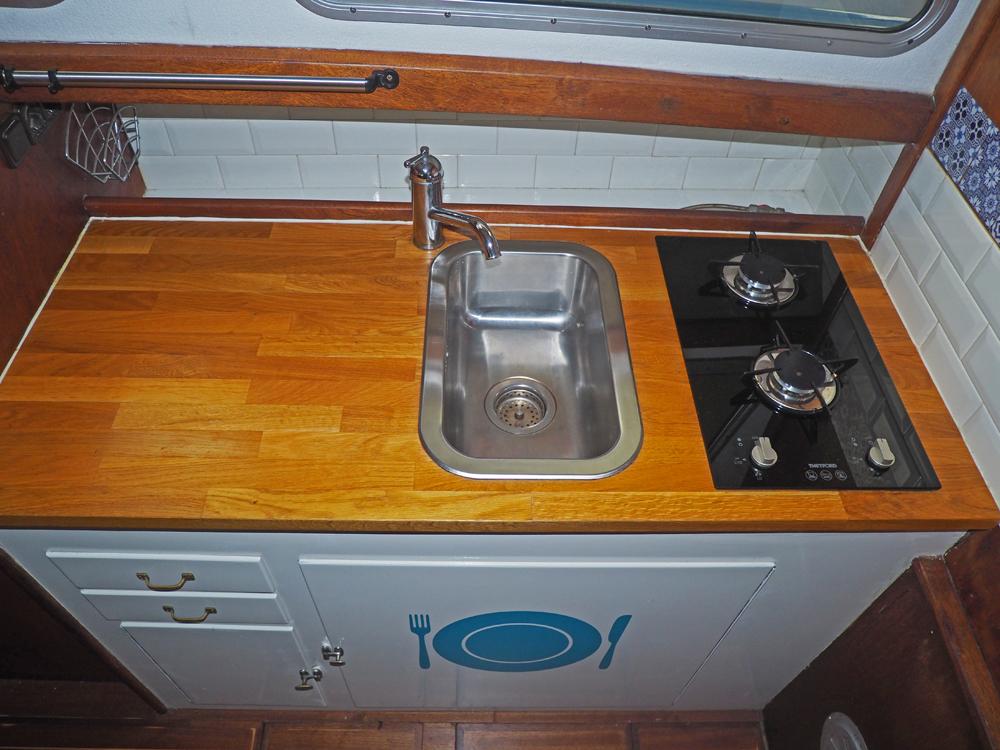 Cabin en avant, Hébergements